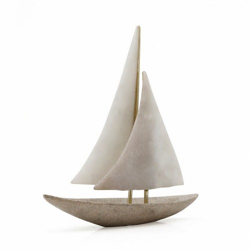 Segelbootskulptur aus
